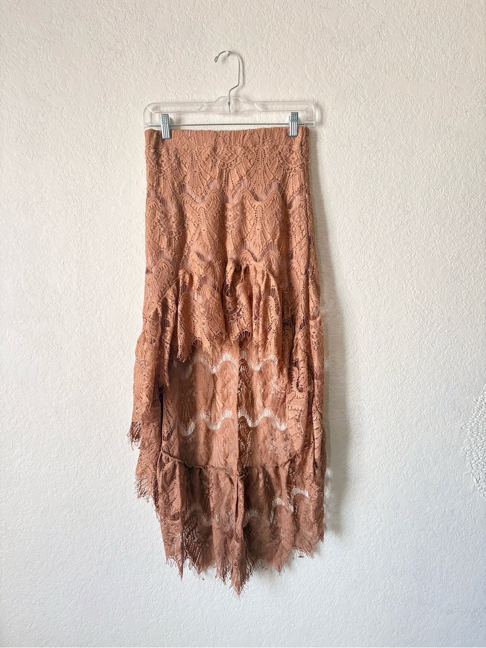 Fora Flamingo ruffle lace hi-Low Skirt in Taupe